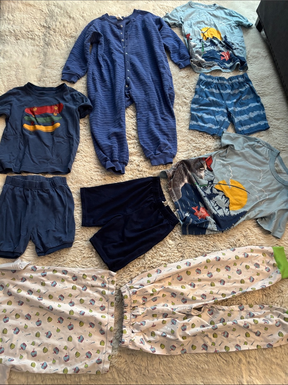 Mixed Boys Sleepwear Pajamas Lot - size: 6/7
